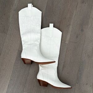 NWOT white western style cowboy boots